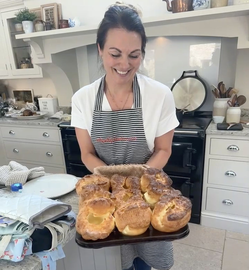 Cook, Feast, and Experience: The Cotswold Sunday Roast